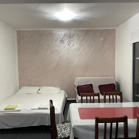 באר Apartments Stevanovic מראה חיצוני תמונה