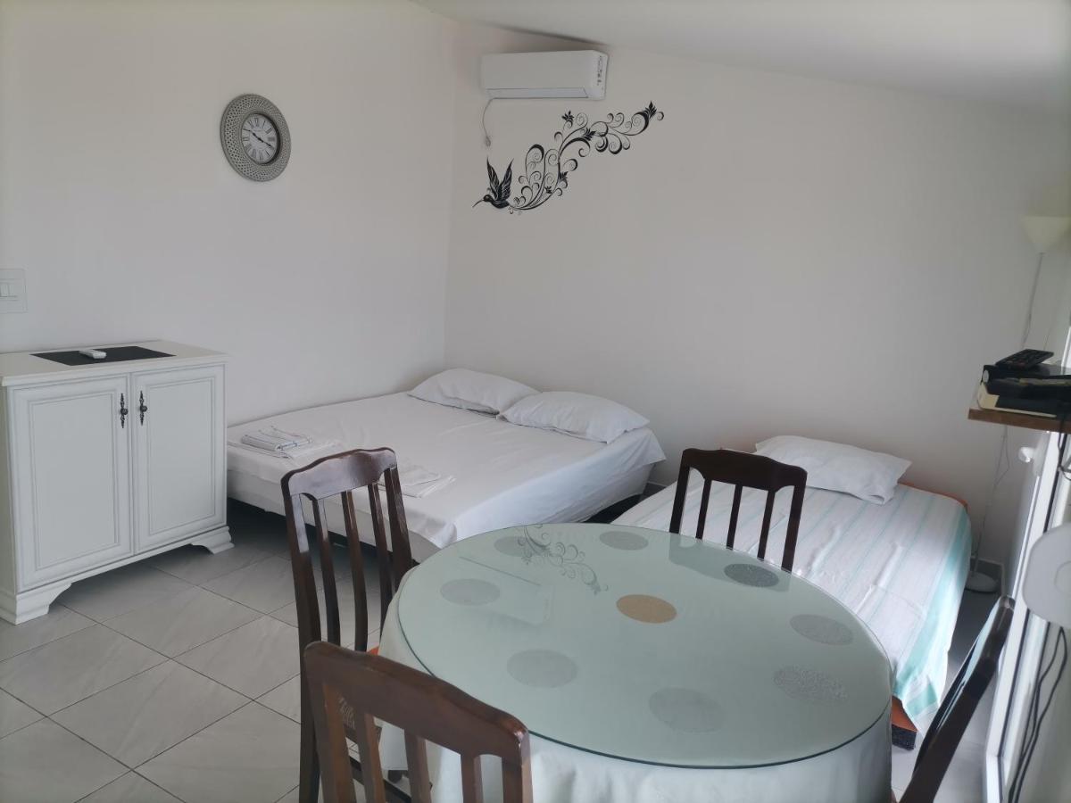 באר Apartments Stevanovic מראה חיצוני תמונה