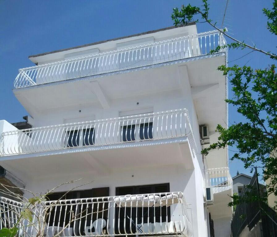 באר Apartments Stevanovic מראה חיצוני תמונה