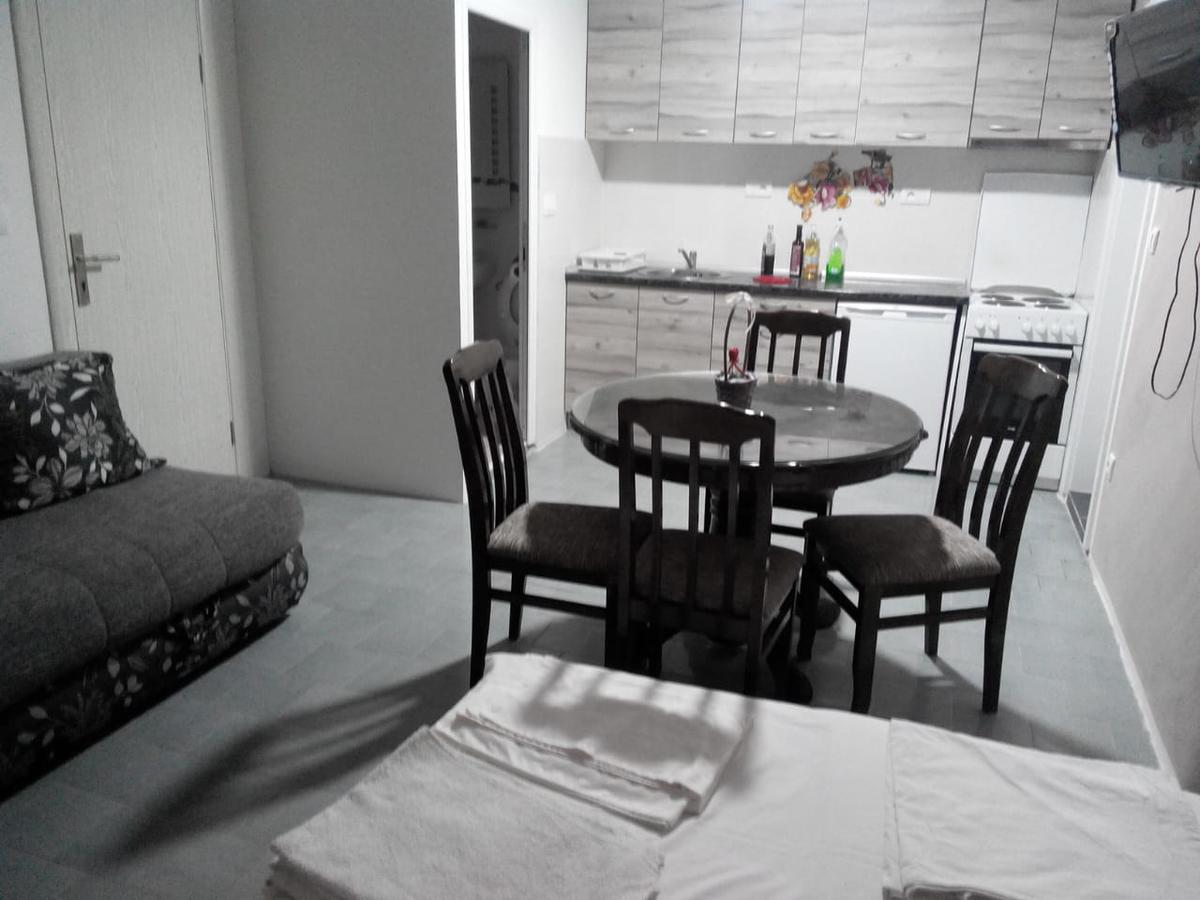 באר Apartments Stevanovic מראה חיצוני תמונה