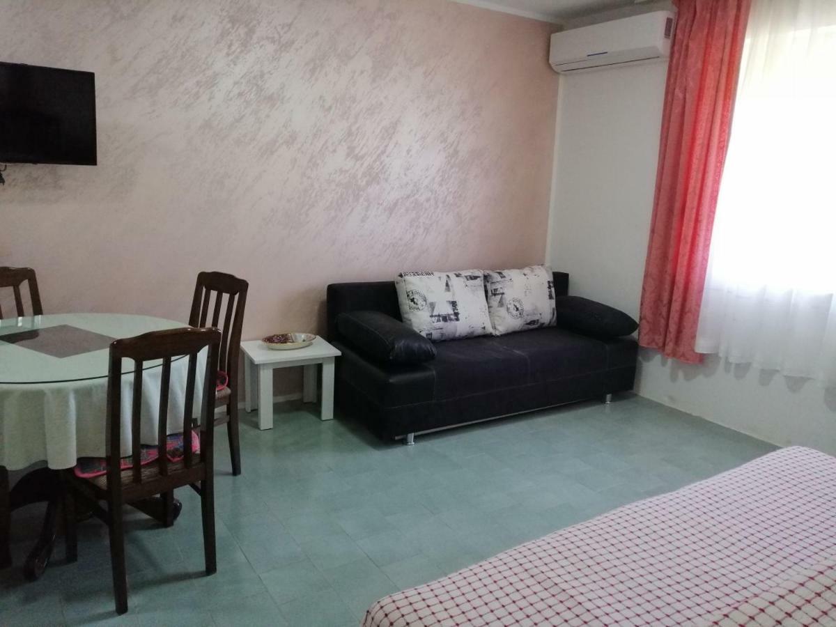 באר Apartments Stevanovic מראה חיצוני תמונה